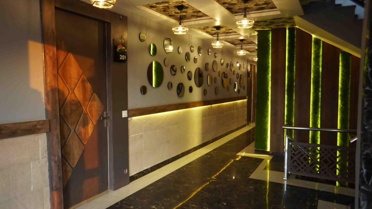 Hotel Soluxe Yamunānagar 外观 照片